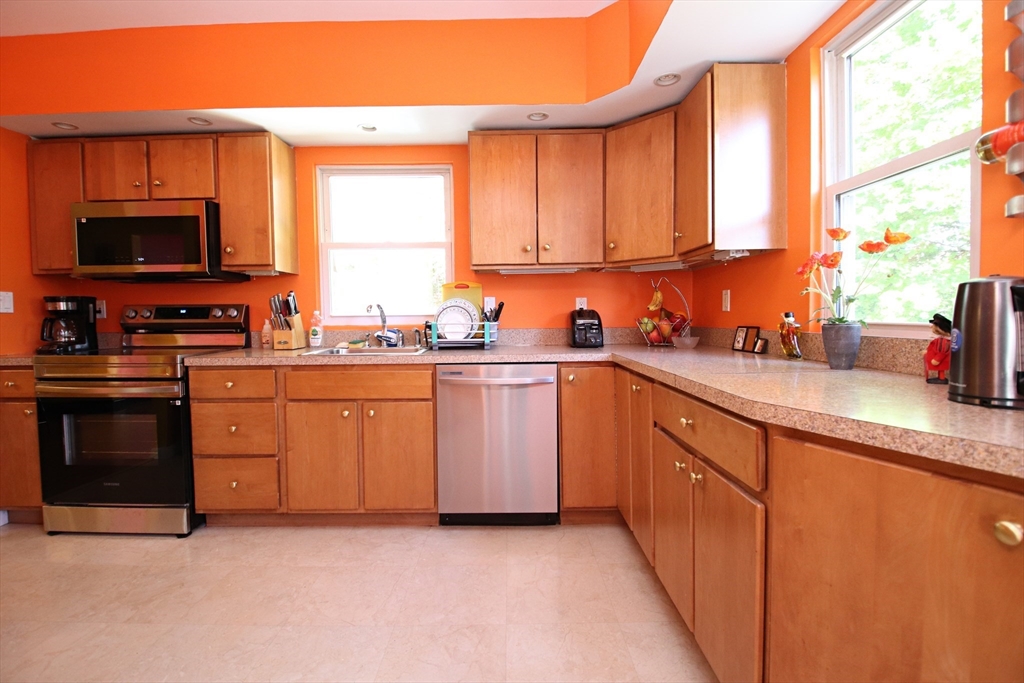 10 Pillings Road, Saugus, MA Photo #5