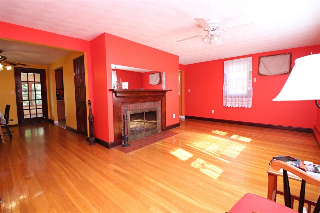 10 Pillings Road, Saugus, MA Photo #8