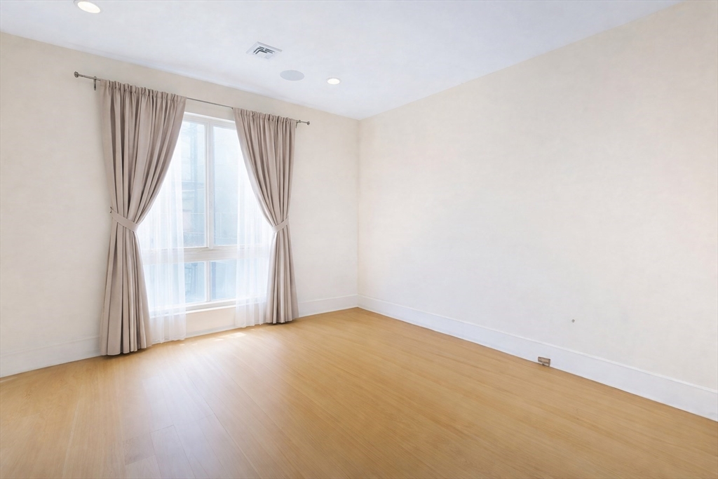 488 Dorchester Ave 3E