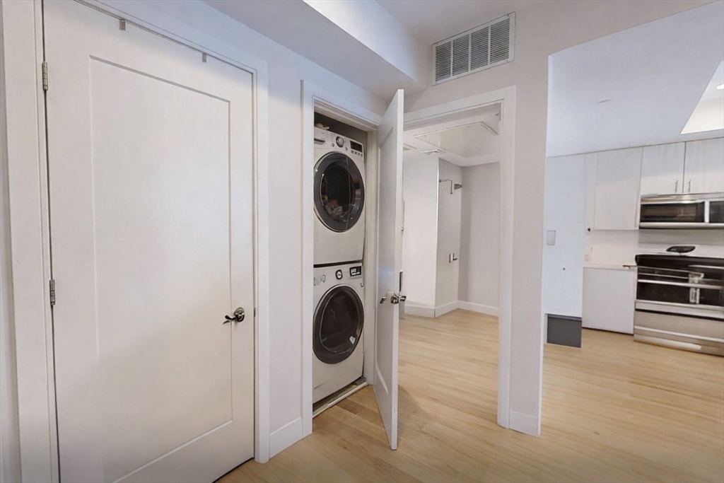 488 Dorchester Ave 3E