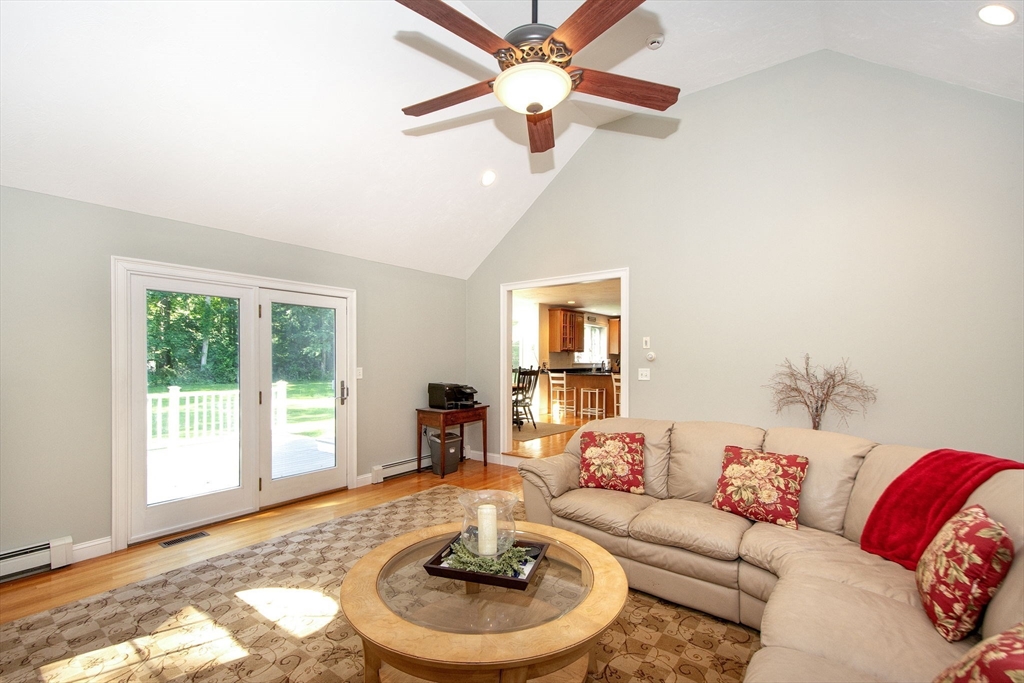 185 Booth Hill Rd