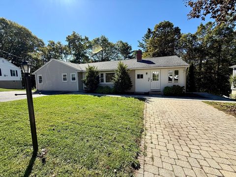 18 Eastwood Rd Shrewsbury MA 01545