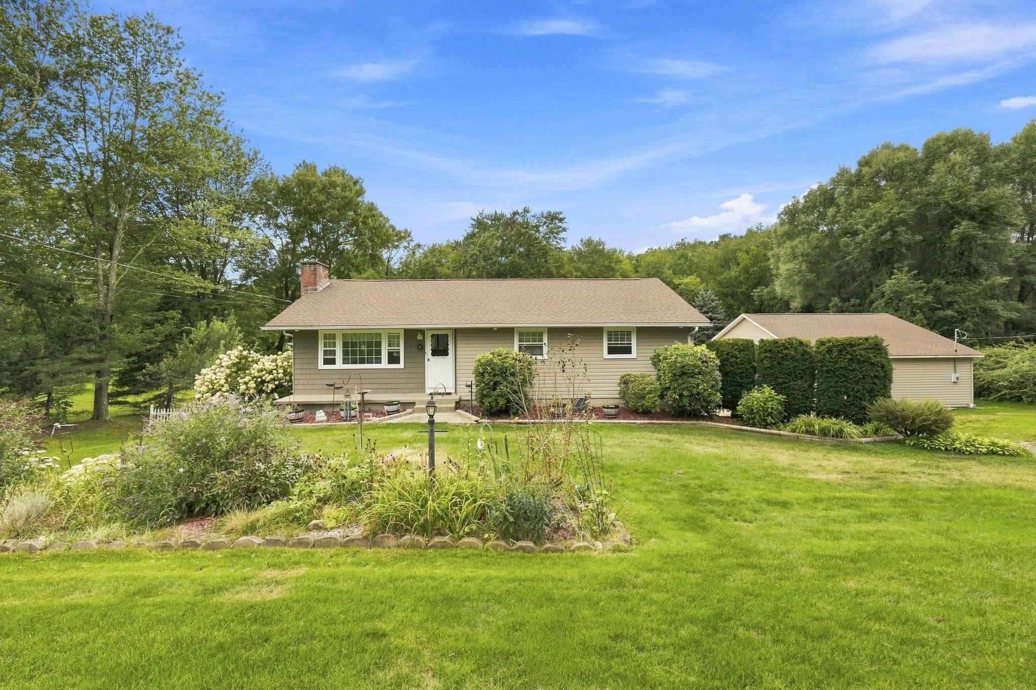 Photo of 50 Taylor St, Granby, MA