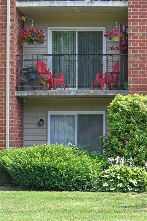 24 Maple Crest Cir #F, Holyoke, MA, 24 Maple Crest Cir #F, Holyoke, MA Photo #3