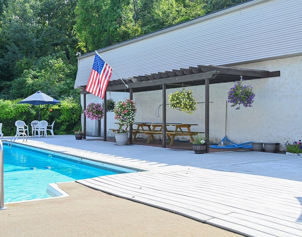 24 Maple Crest Cir #F, Holyoke, MA, 24 Maple Crest Cir #F, Holyoke, MA Photo #40