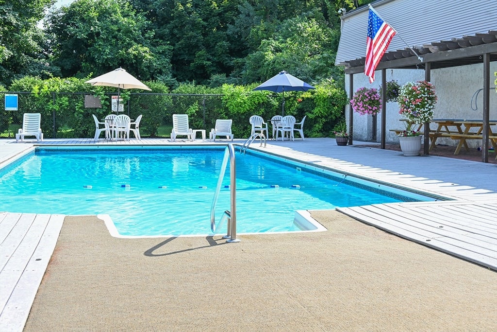24 Maple Crest Cir #F, Holyoke, MA, 24 Maple Crest Cir #F, Holyoke, MA Photo #39