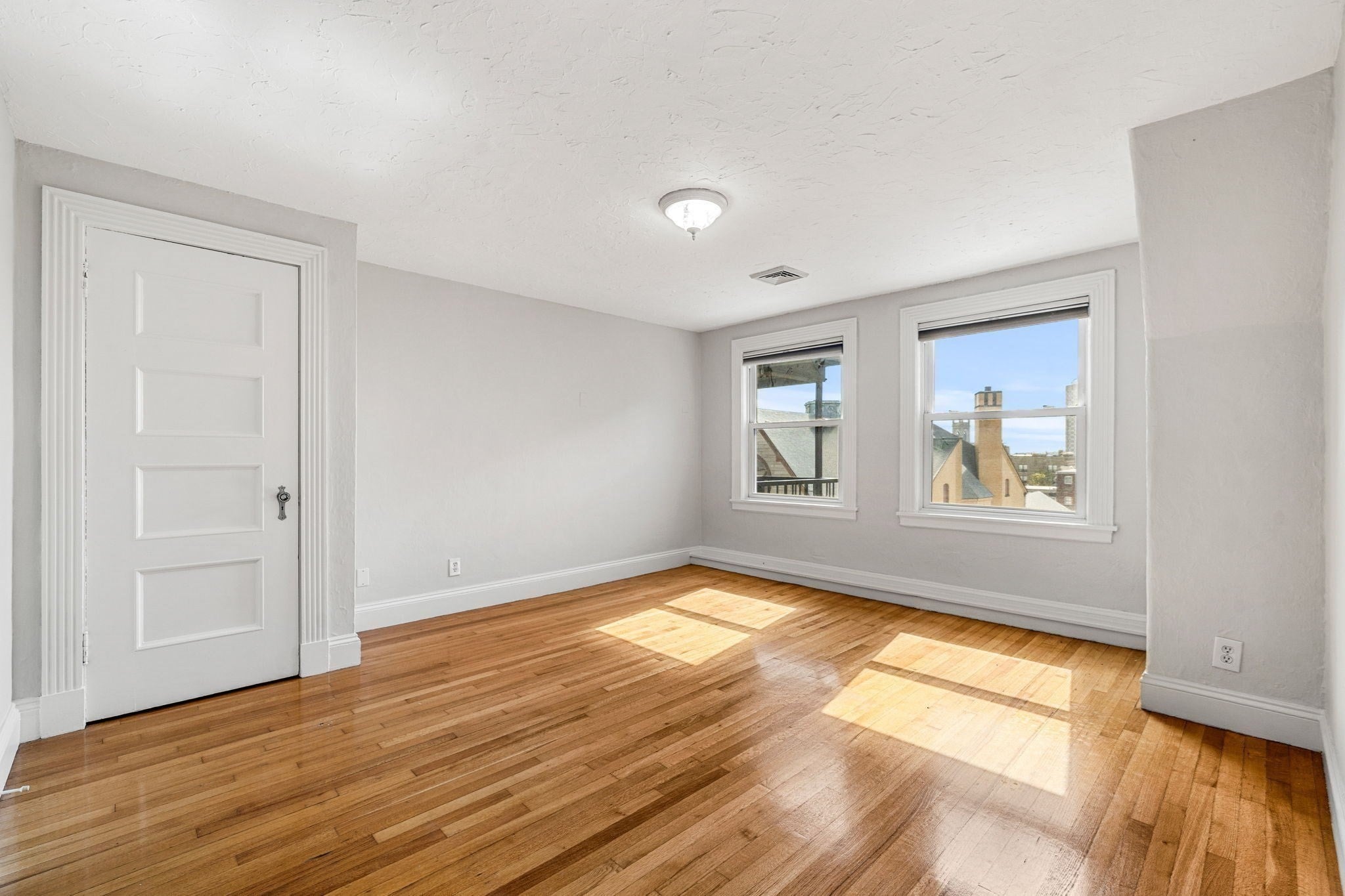 38 Elm St #4, Worcester, MA Photo #17