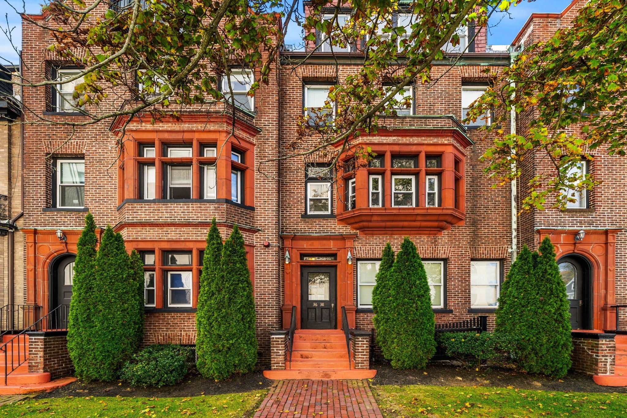 Photo of 38 Elm St, Worcester, MA
