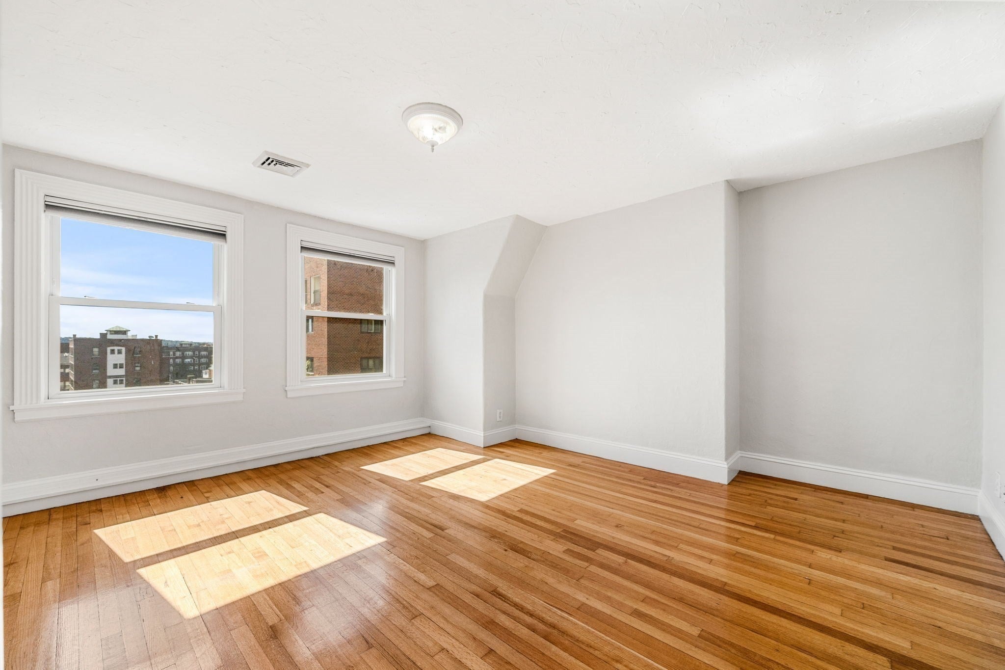 38 Elm St #4, Worcester, MA Photo #18