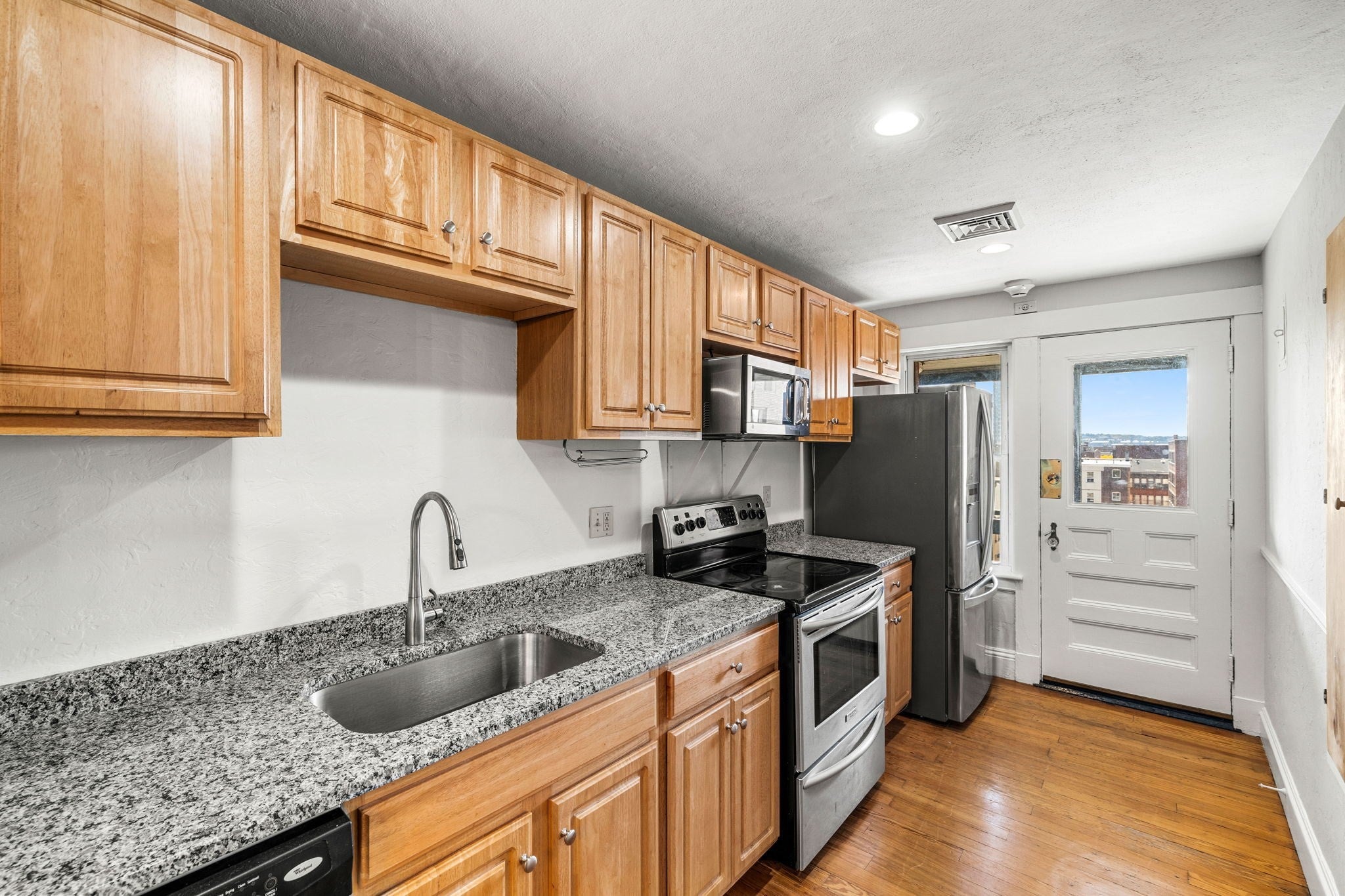 38 Elm St #4, Worcester, MA Photo #27