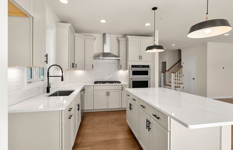 Photo of 6 Mason Way #63, Woburn, MA 01801 (MLS # 73491003)