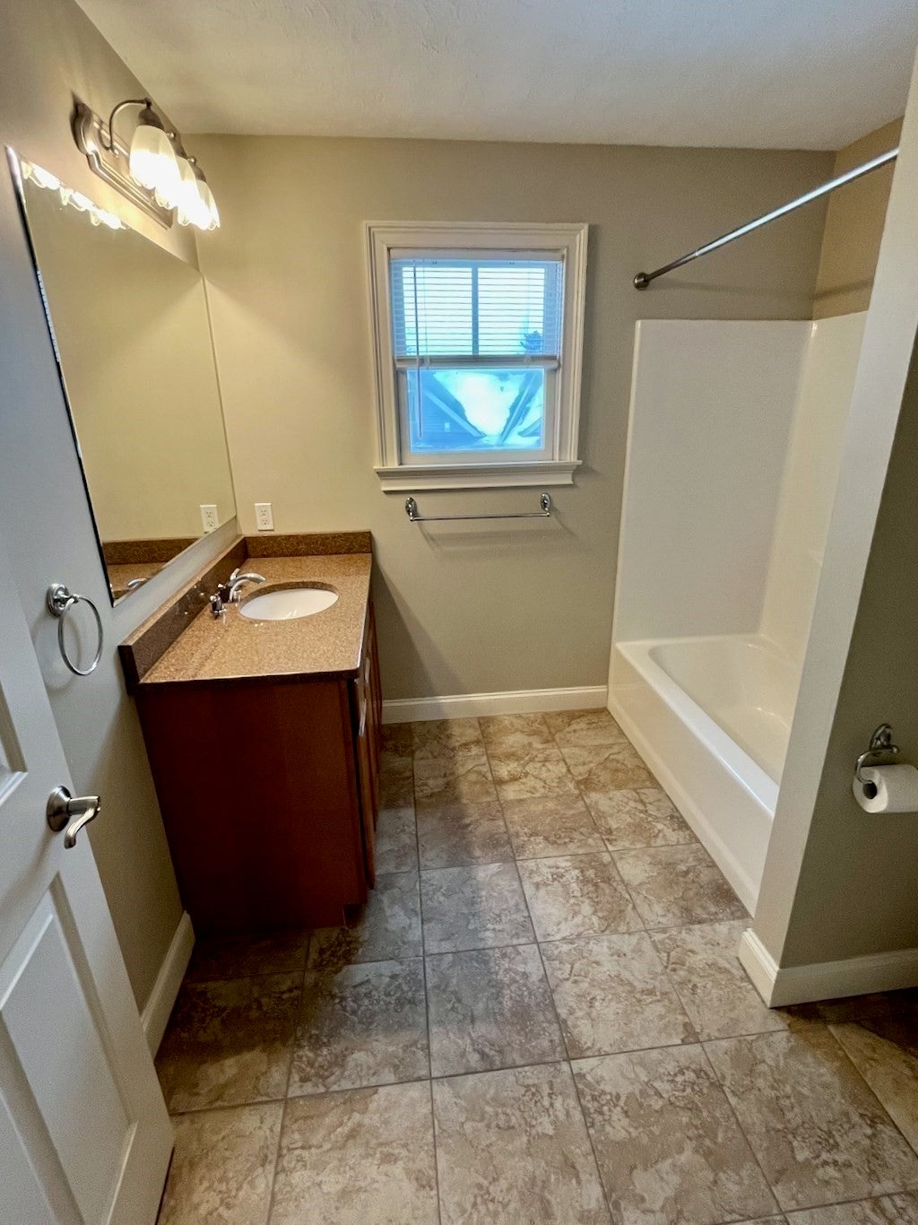 18 5th Ave #18, Watertown, MA Photo #19