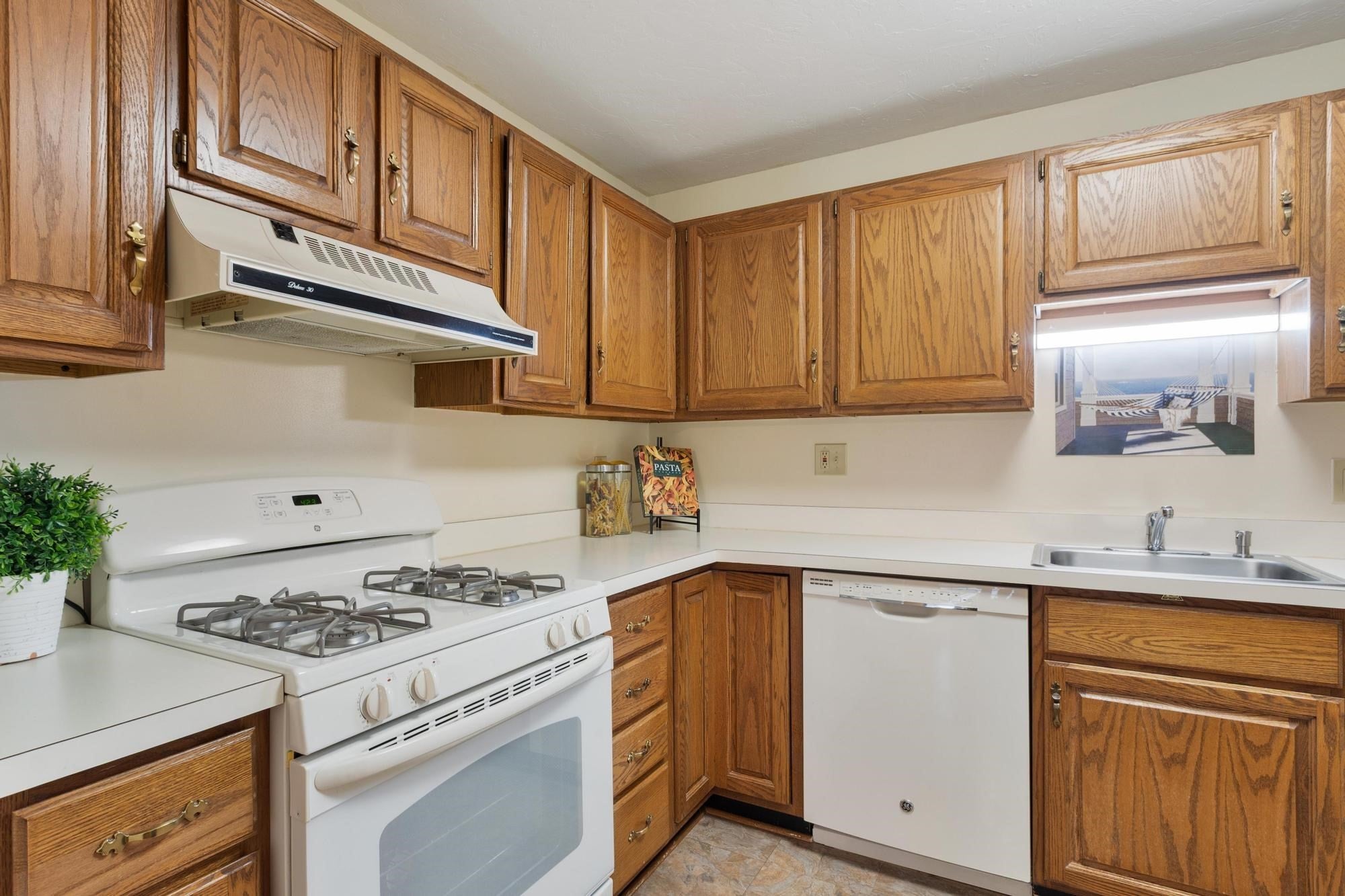 1 Victoria Dr #1, Auburn, MA Photo #11