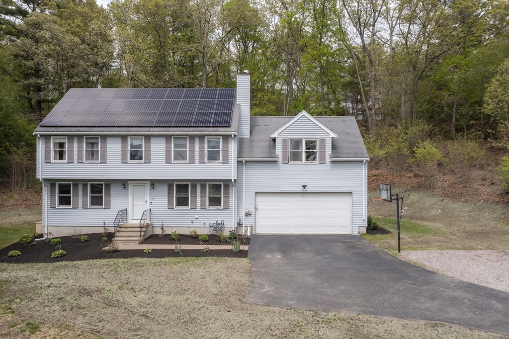 18 Candlewood Dr