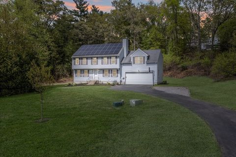 18 Candlewood Dr Medway MA 02053