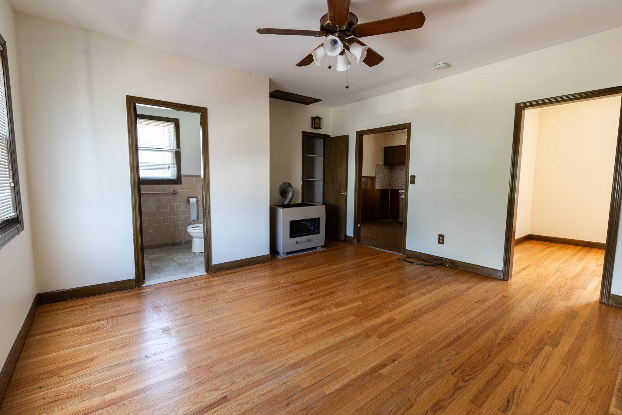Photo of 1129 Bedford St, Fall River, MA
