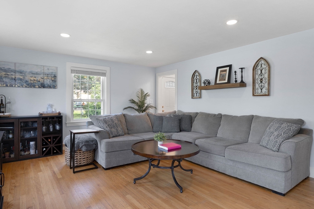 11 N Broadway 1