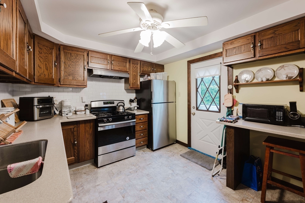 41 Capitol St, New Bedford, MA Photo #12