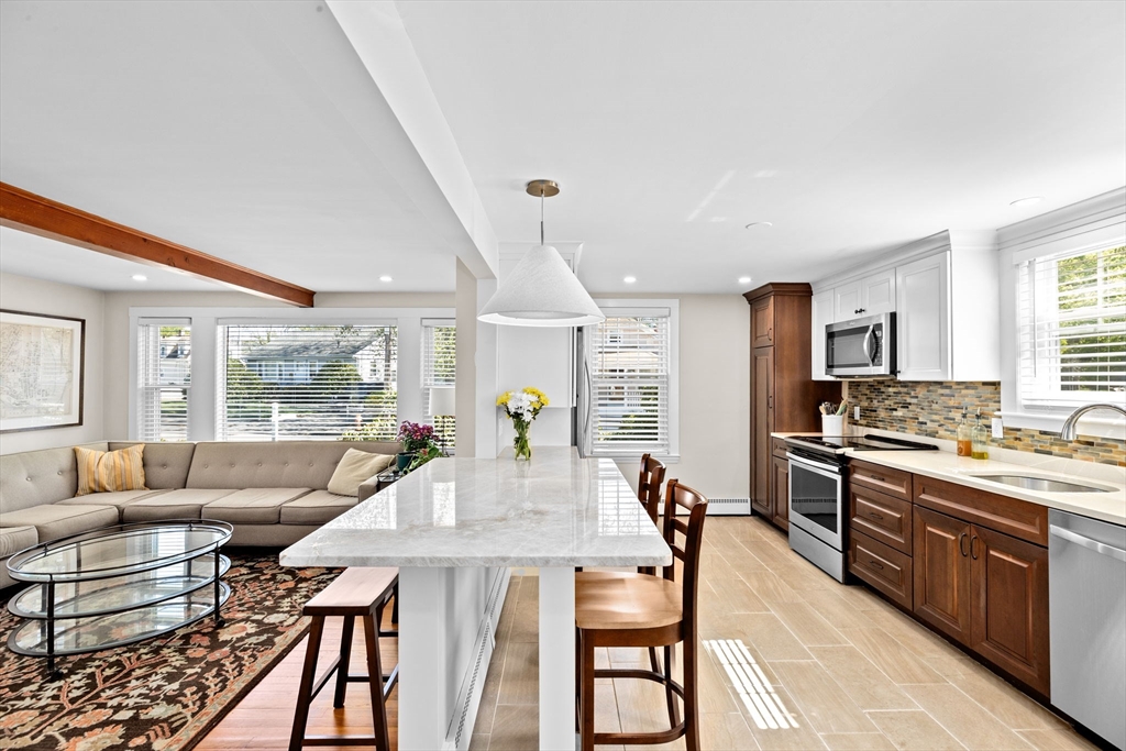 6 Holbrook Rd