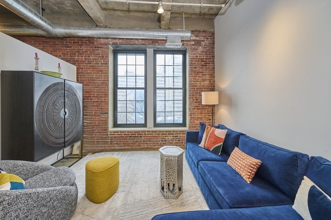251 Heath St 407