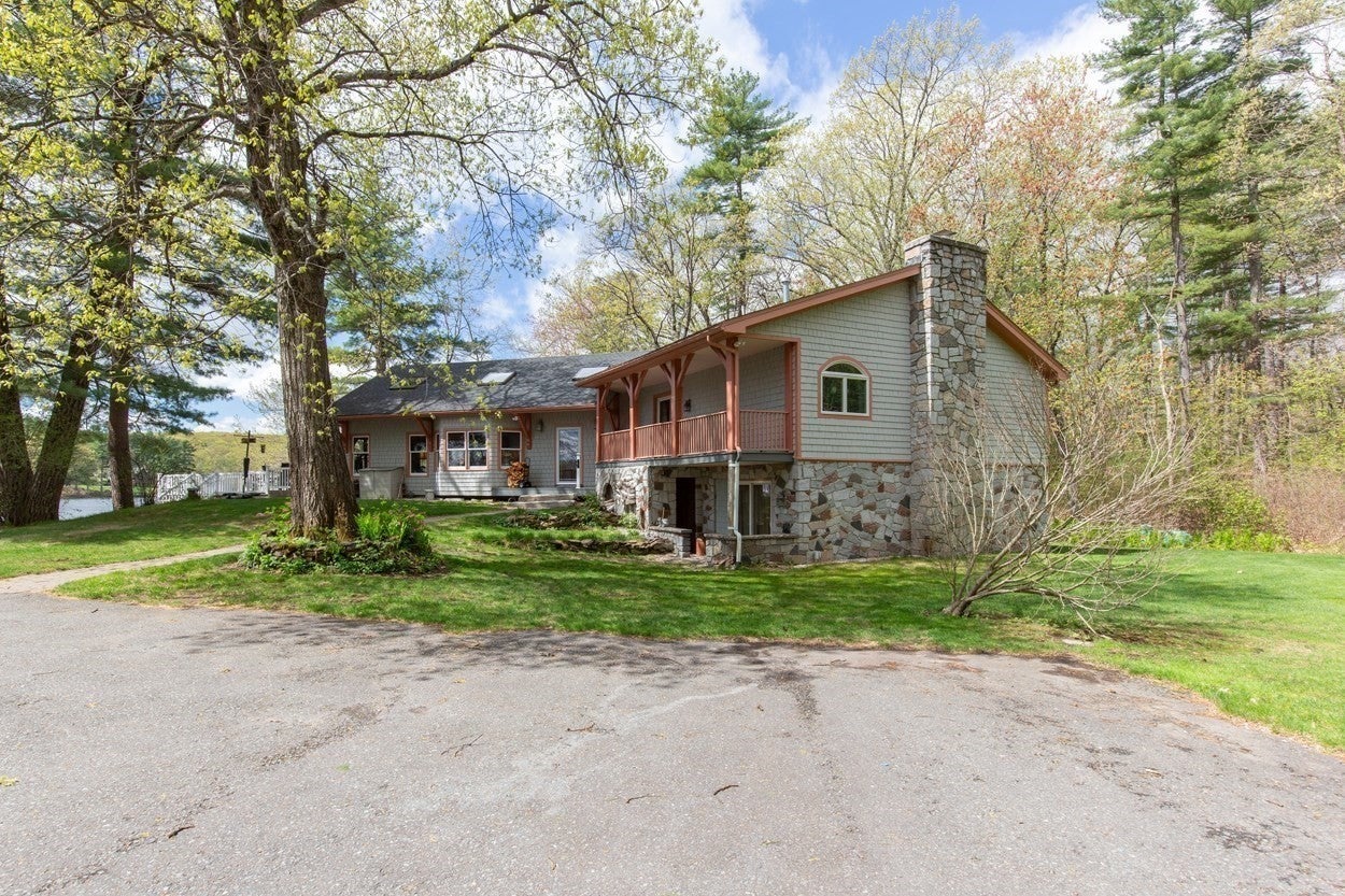 21 Hinds Lane, Pelham, NH Photo #12
