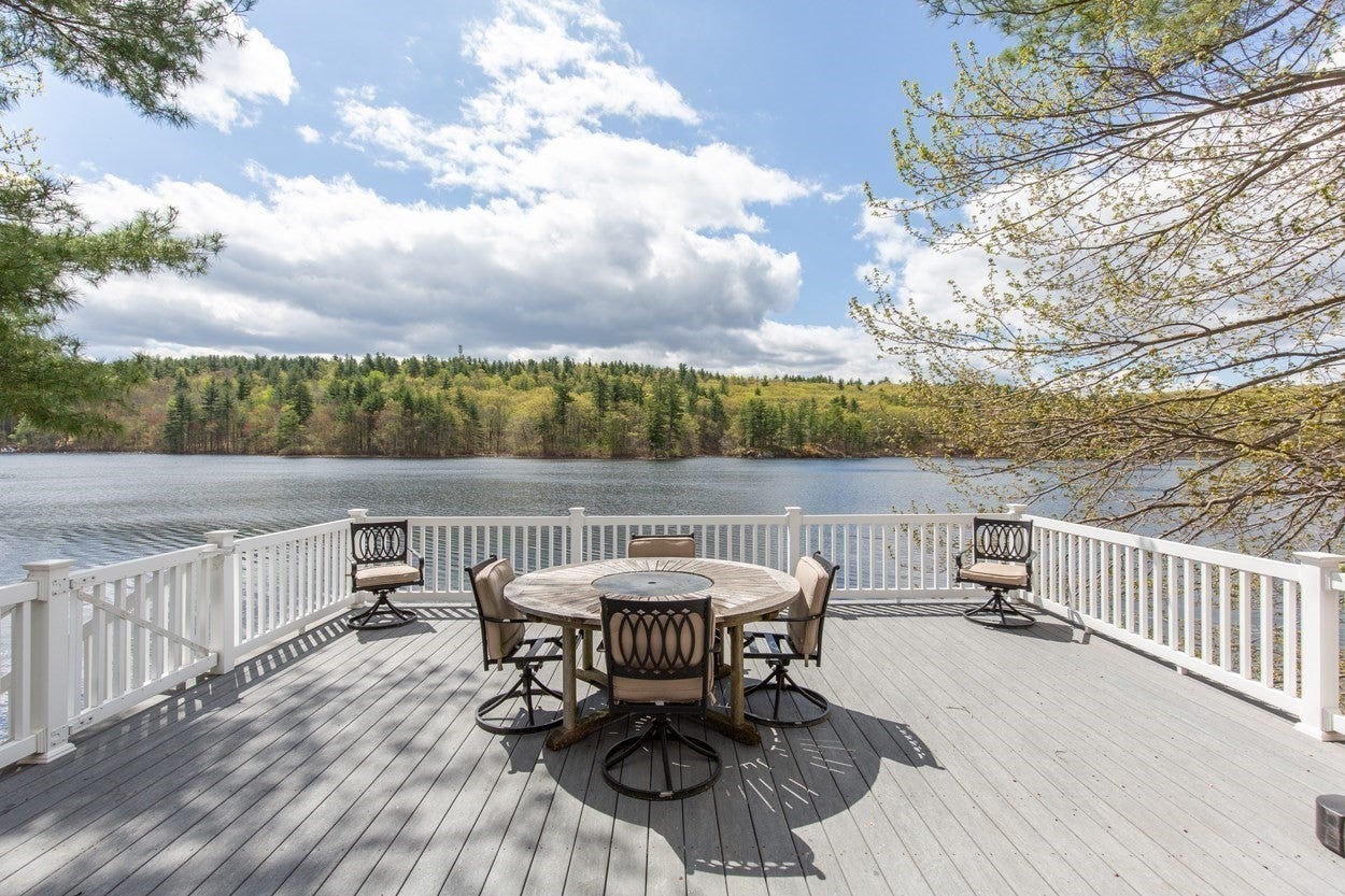 21 Hinds Lane, Pelham, NH Photo #4