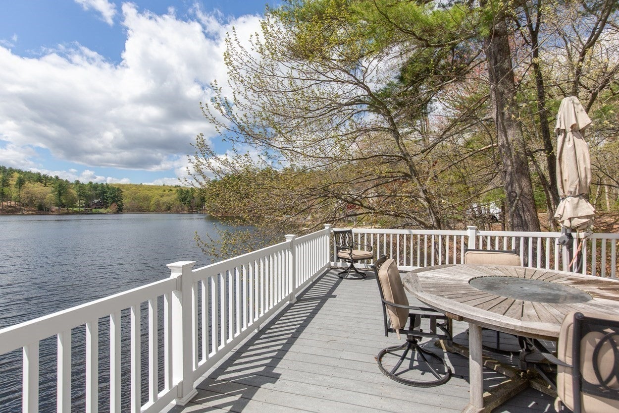 21 Hinds Lane, Pelham, NH Photo #5