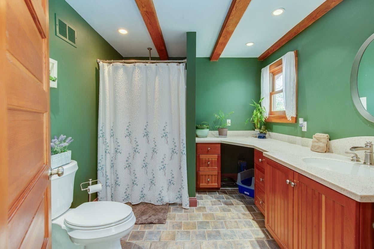 21 Hinds Lane, Pelham, NH Photo #27