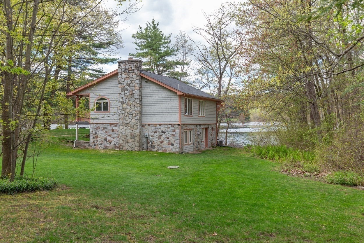 21 Hinds Lane, Pelham, NH Photo #13