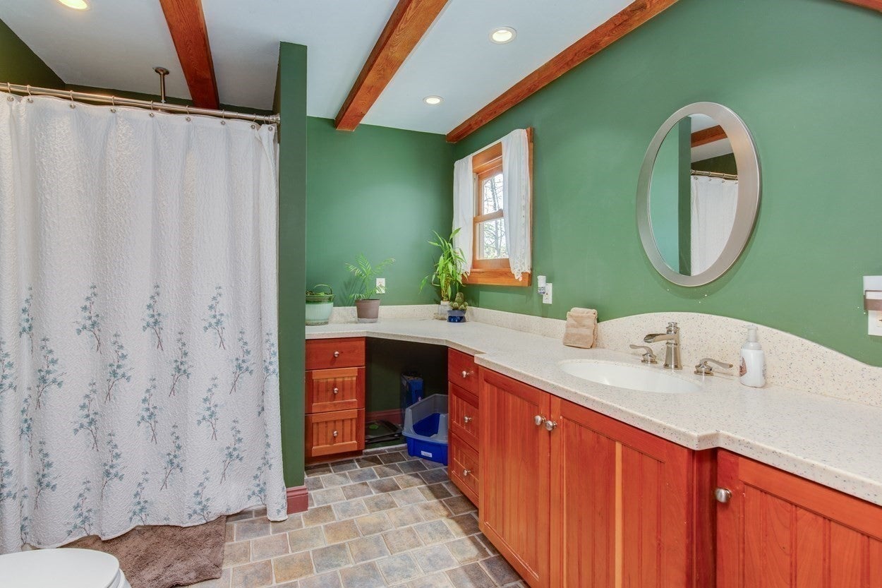 21 Hinds Lane, Pelham, NH Photo #26