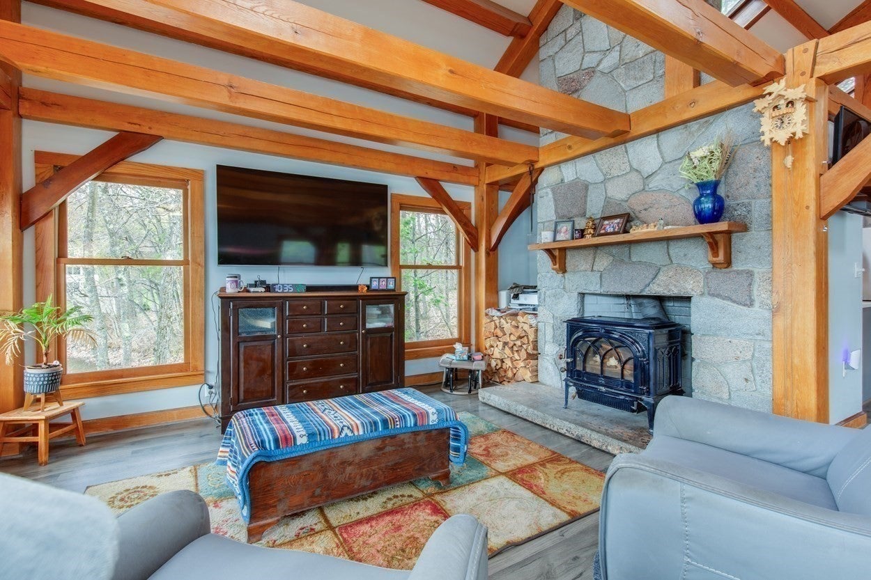 21 Hinds Lane, Pelham, NH Photo #23