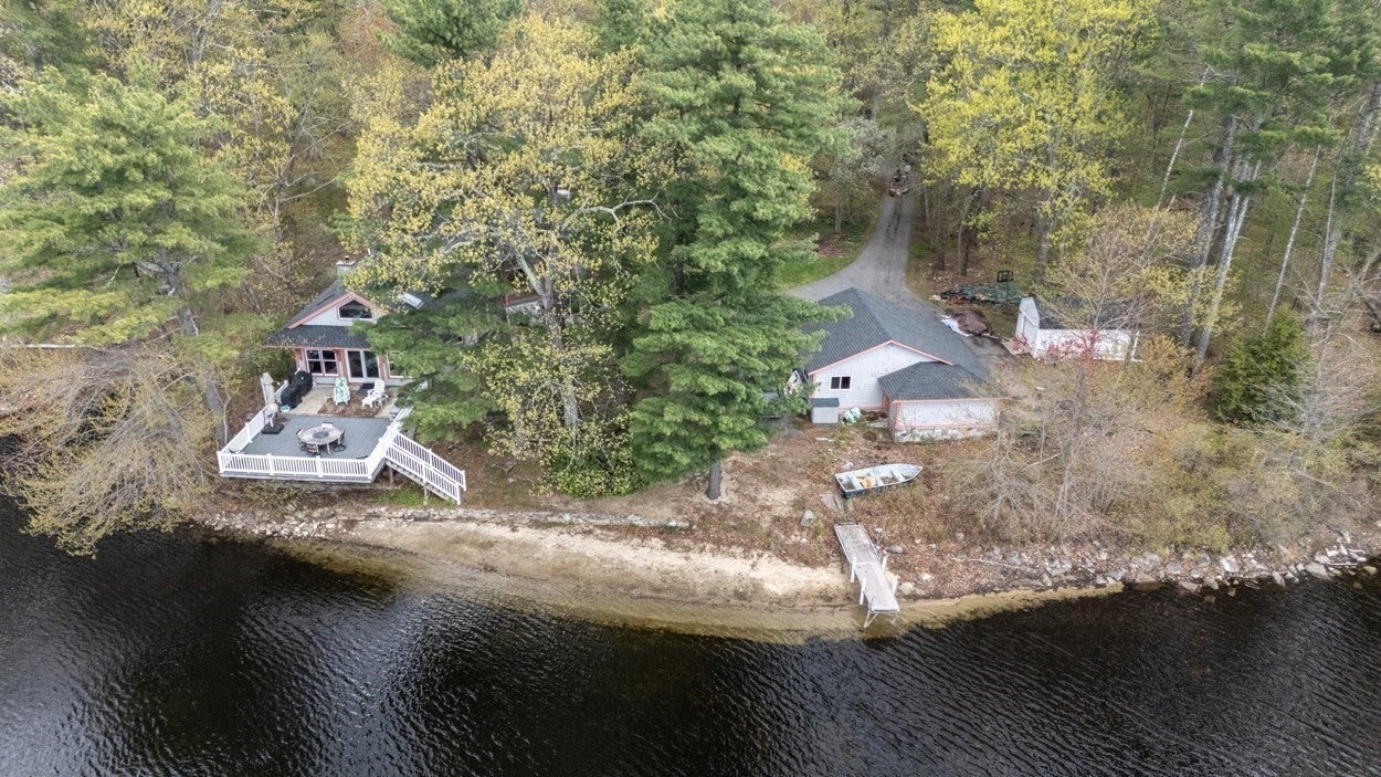 21 Hinds Lane, Pelham, NH Photo #3