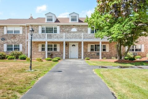 Photo of 30 Washington Park Dr #5, Andover, MA 01810 (MLS # 73555143)