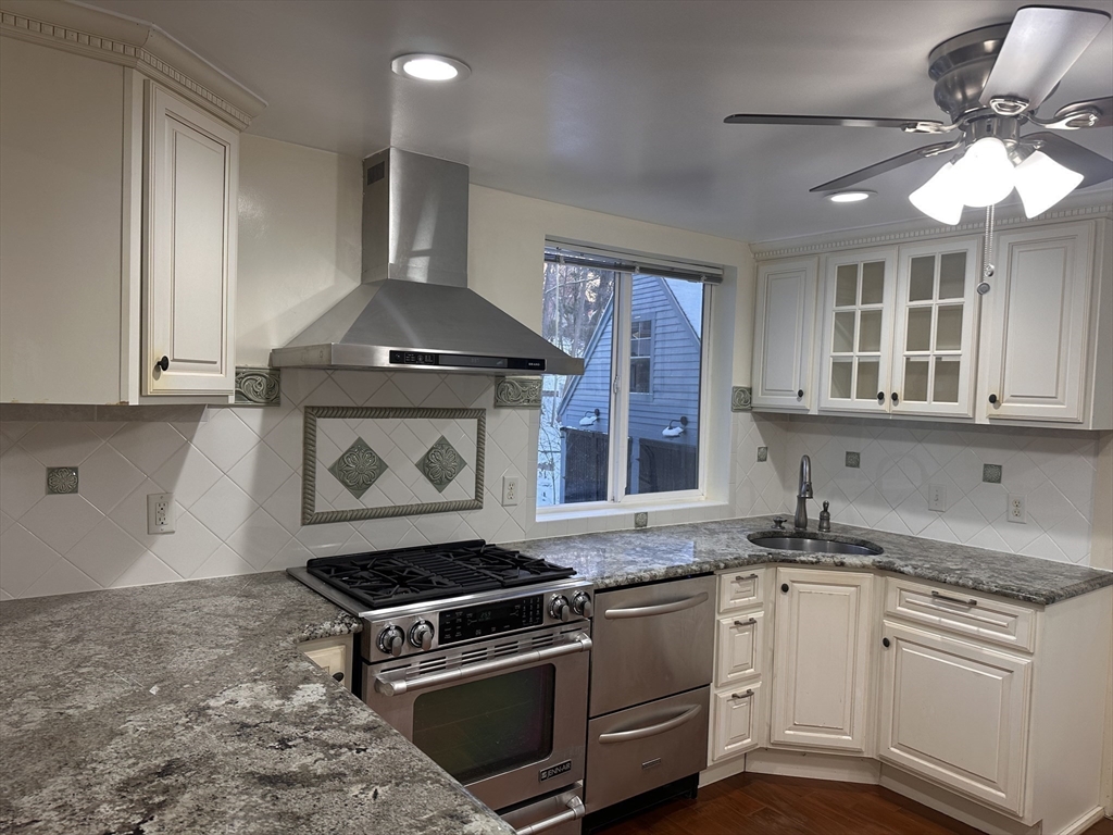 6 Oakland Cir