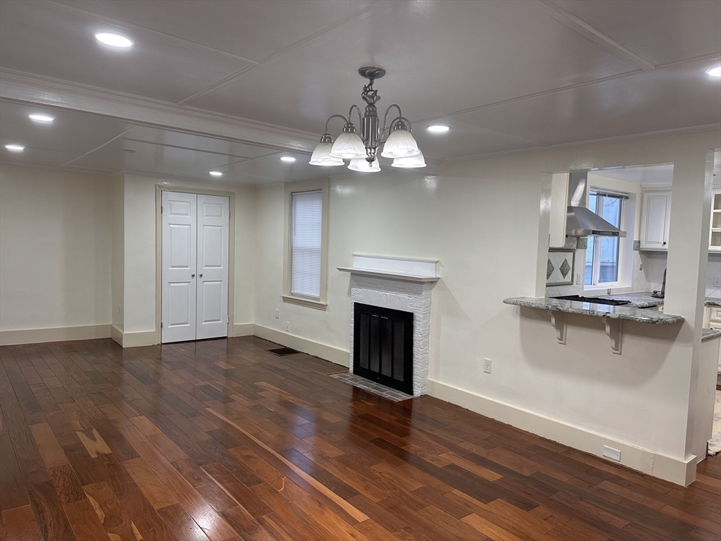 6 Oakland Cir