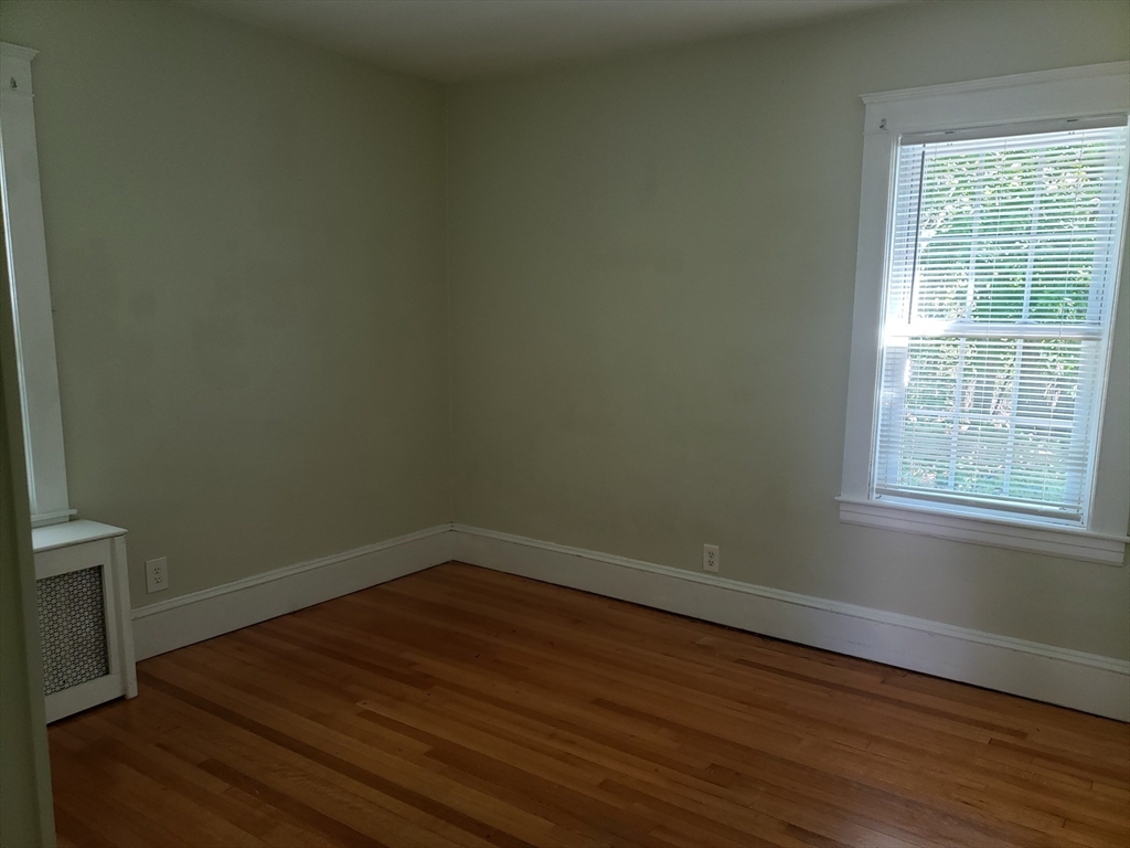 Attleboro, Massachusetts 02703, United States, 4 Bedrooms Bedrooms, ,2 BathroomsBathrooms,Residential,Active,186277