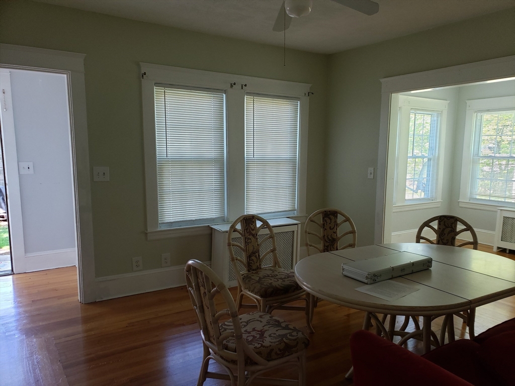 Attleboro, Massachusetts 02703, United States, 4 Bedrooms Bedrooms, ,2 BathroomsBathrooms,Residential,Active,186277