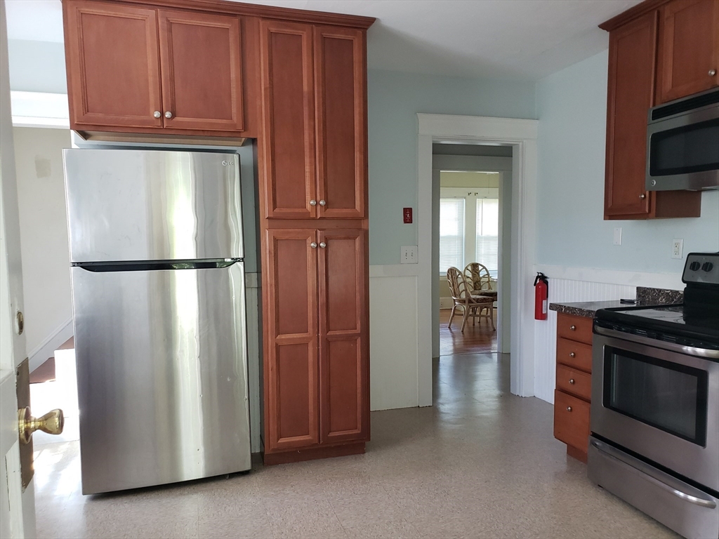 Attleboro, Massachusetts 02703, United States, 4 Bedrooms Bedrooms, ,2 BathroomsBathrooms,Residential,Active,186277