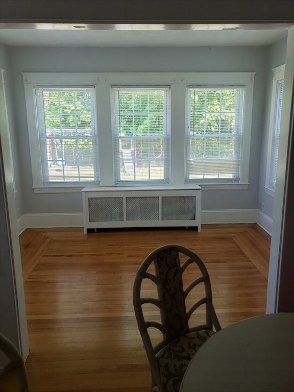 Attleboro, Massachusetts 02703, United States, 4 Bedrooms Bedrooms, ,2 BathroomsBathrooms,Residential,Active,186277