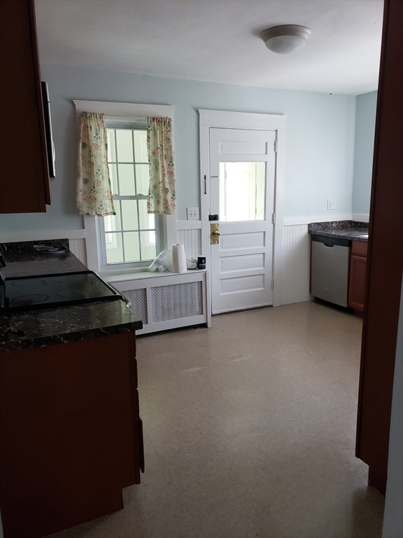 Attleboro, Massachusetts 02703, United States, 4 Bedrooms Bedrooms, ,2 BathroomsBathrooms,Residential,Active,186277