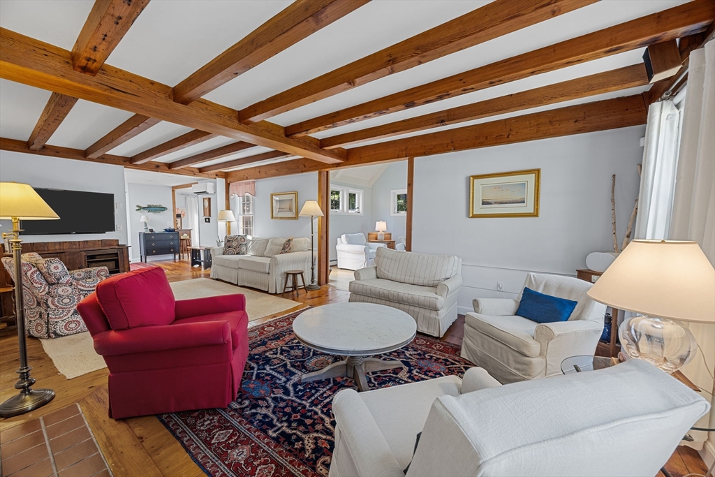 5 Wesquansett Rd