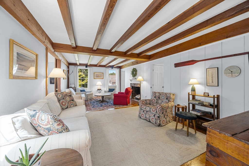 5 Wesquansett Rd