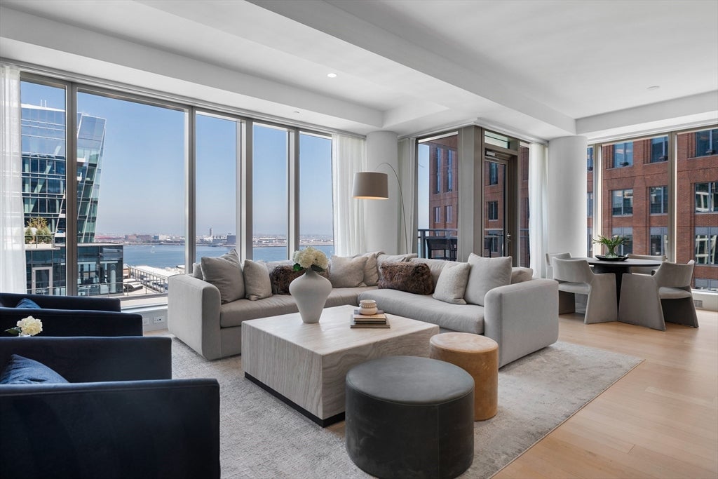 135 Seaport Blvd #1902 Floor 19