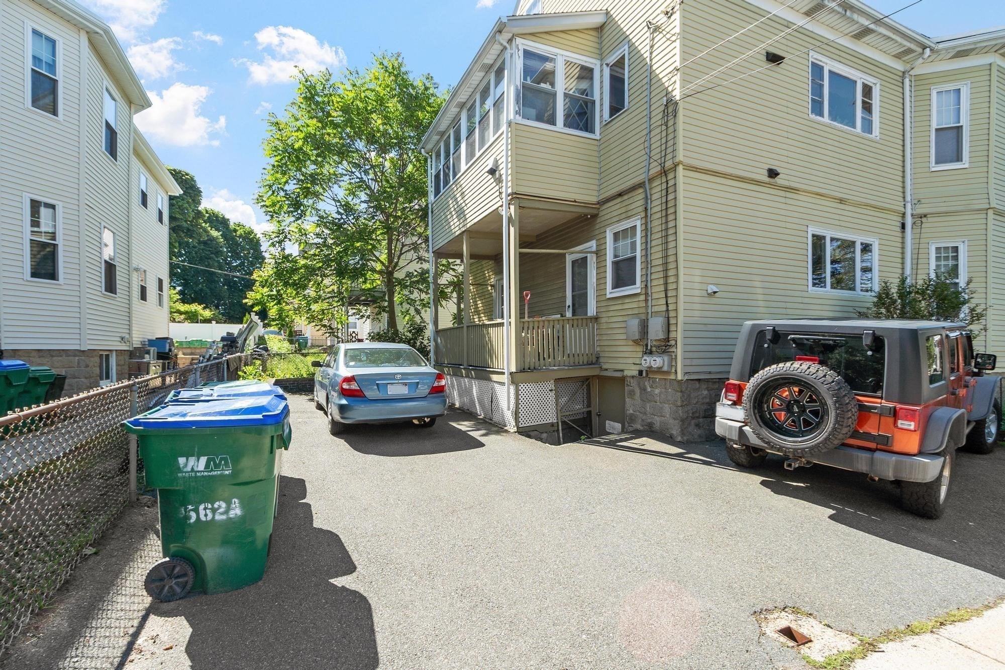 562 Main St