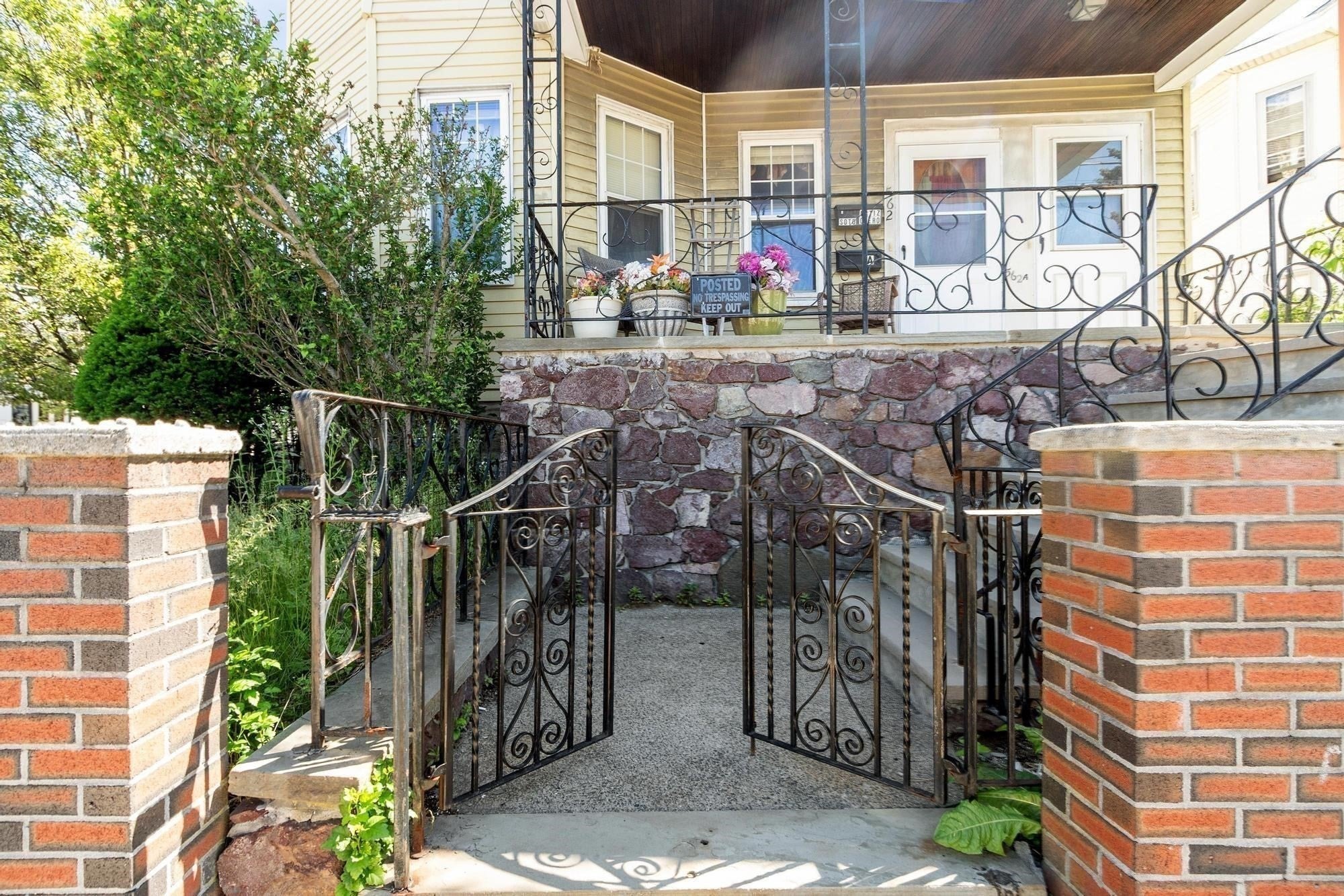 562 Main St