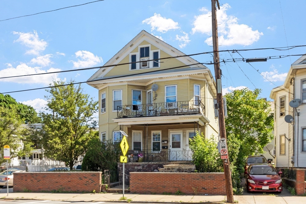 562 Main St