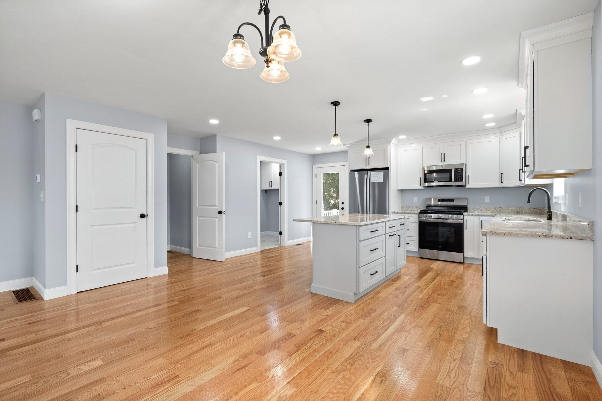 30 Quigley Ave 30, Chelmsford MA 01863