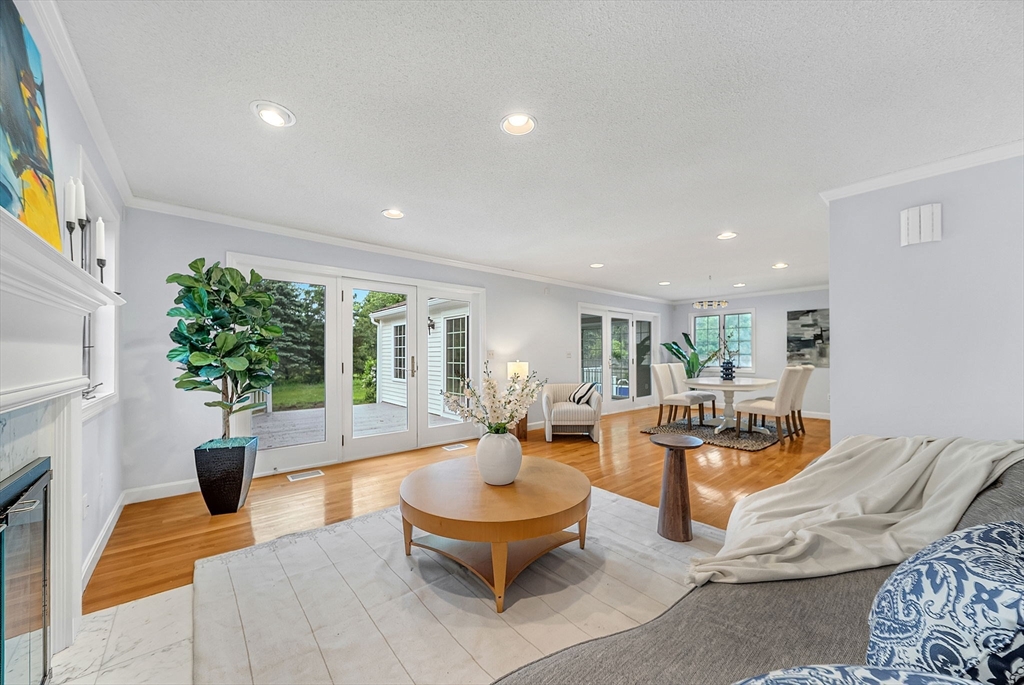 4 Meadow Dr