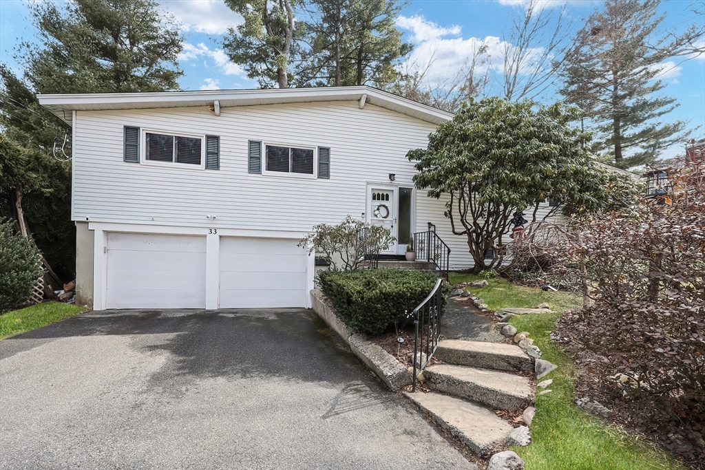 33 Debra Lane