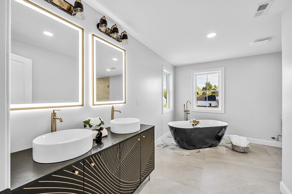 14 Balsam Hill Rd, Ludlow, MA Photo #26